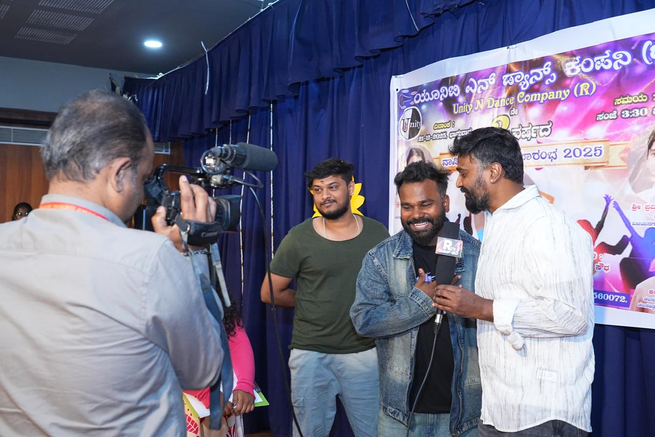 Sharing smiles, stories, and special memories.
A beautiful behind-the-scenes moment of celebration.